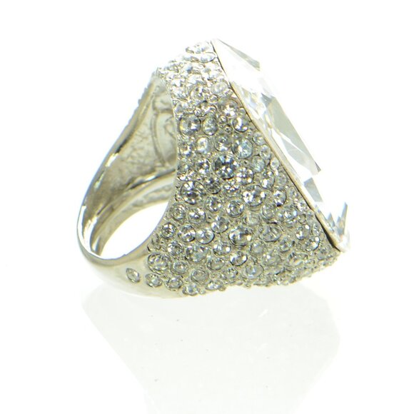 OSCAR DE LA RENTA Crystal Cocktail Ring - Picture 4 of 6